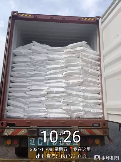 Prix ​​d'usine qualité industrielle en vrac Kunlun dalle marque solide entièrement raffiné/semi-raffiné cire de paraffine 58/60/62/64 faisant une bougie d'aromathérapie